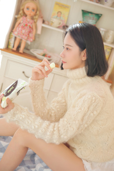 摸未发育的学生小奶头